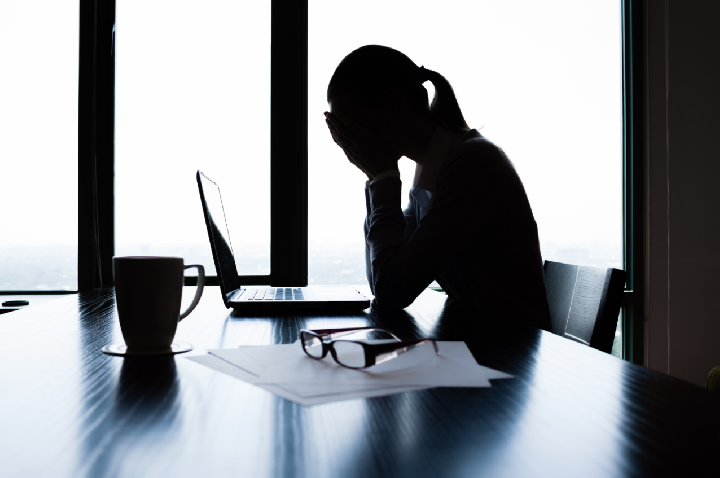 Fatores psicossociais no ambiente de trabalho: o risco invisíve